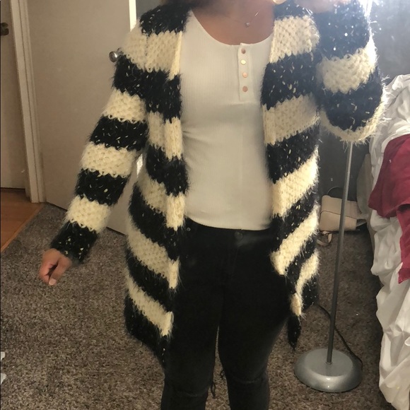 Cardigan - Picture 2 of 4